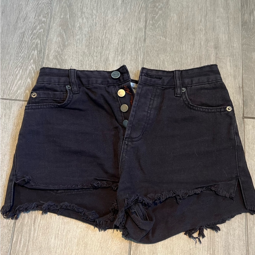 Amuse Society Black Jean shorts